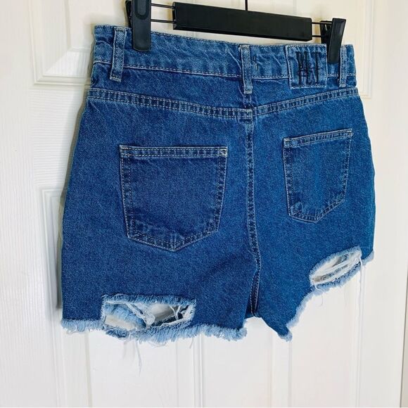 Pretty Little Thing Mid Blue Wash Distressed Hem Size 4 - Picture 4 of 9